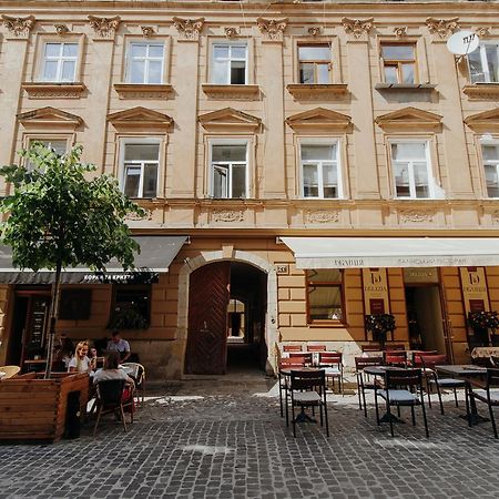 Apartment On Lesi Ukrainky ลวีฟ ภายนอก รูปภาพ