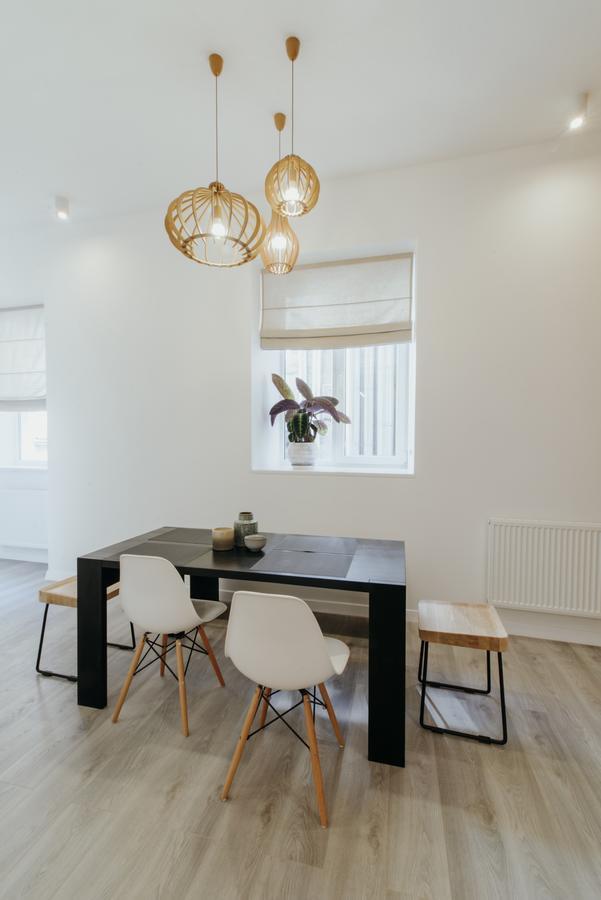 Apartment On Lesi Ukrainky ลวีฟ ภายนอก รูปภาพ