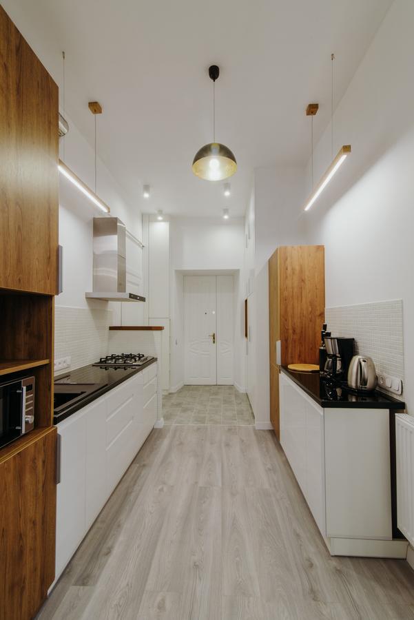 Apartment On Lesi Ukrainky ลวีฟ ภายนอก รูปภาพ