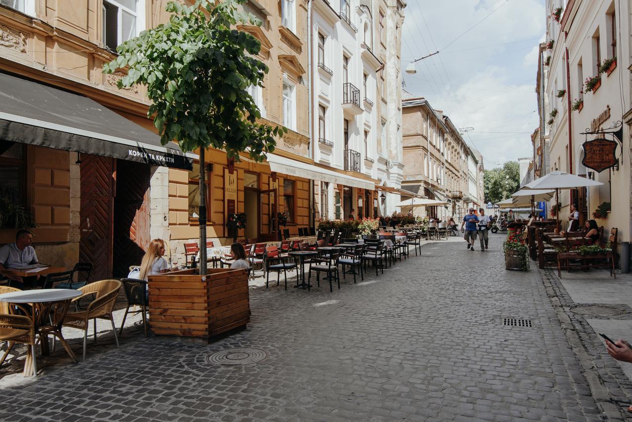 Apartment On Lesi Ukrainky ลวีฟ ภายนอก รูปภาพ