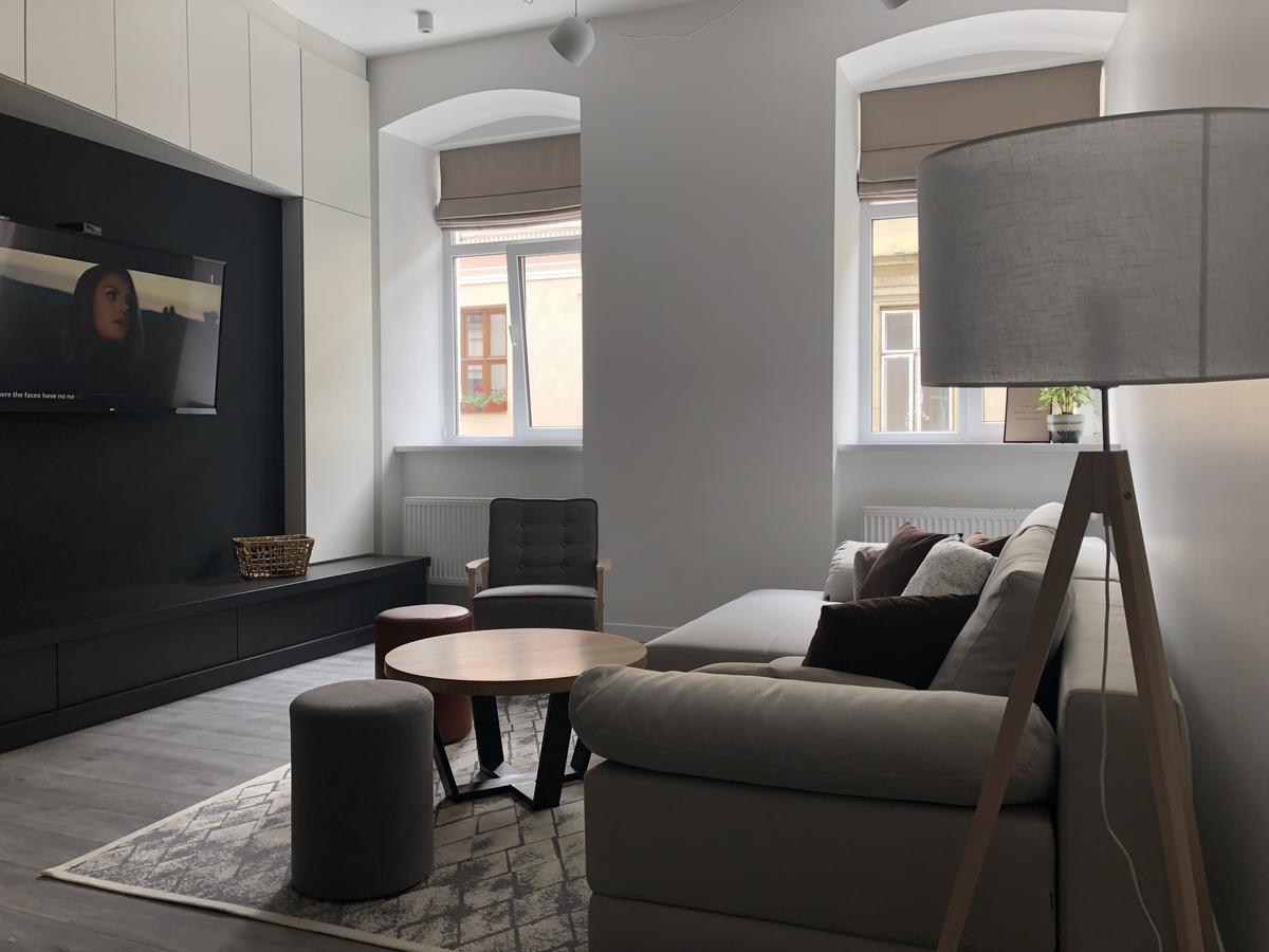 Apartment On Lesi Ukrainky ลวีฟ ภายนอก รูปภาพ